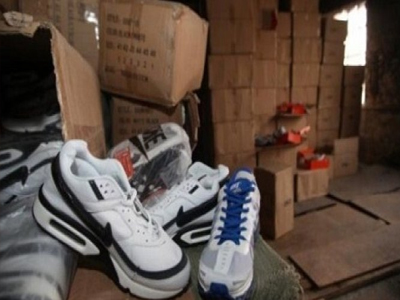 Σύλληψη 30χρονης για παραεμπόριο